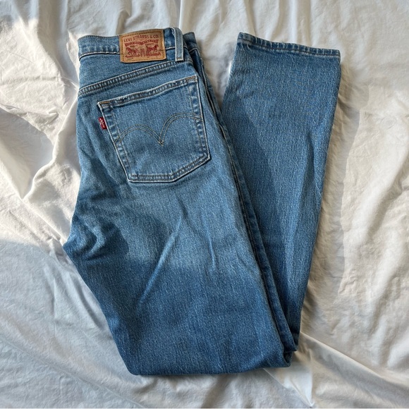 🏙️levi’s ripped 501 jeans🏙️ - Picture 3 of 4